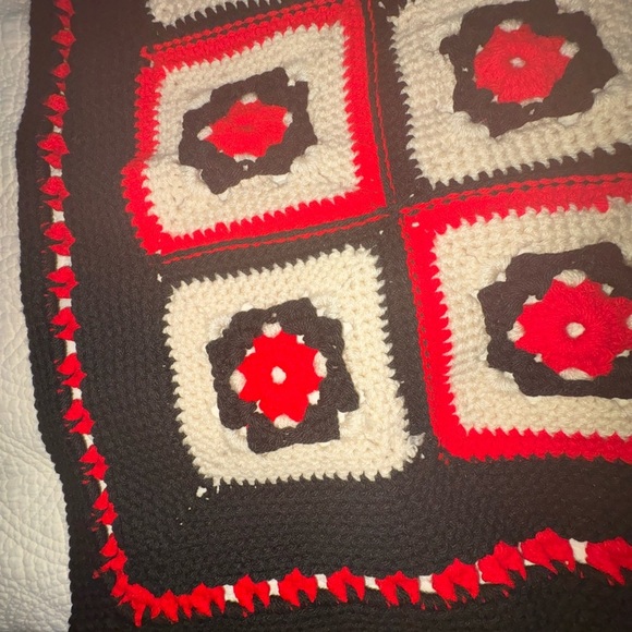 Holiday Knit Crochet Blanket Vintage Christmas handmade - Picture 3 of 8